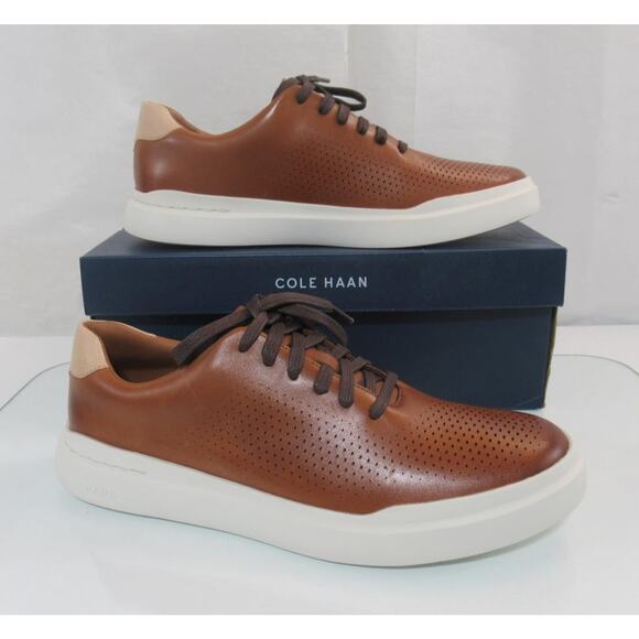 Athletic_Shoes